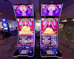 Mobile device displaying Hibagi sports analysis and casino game guides